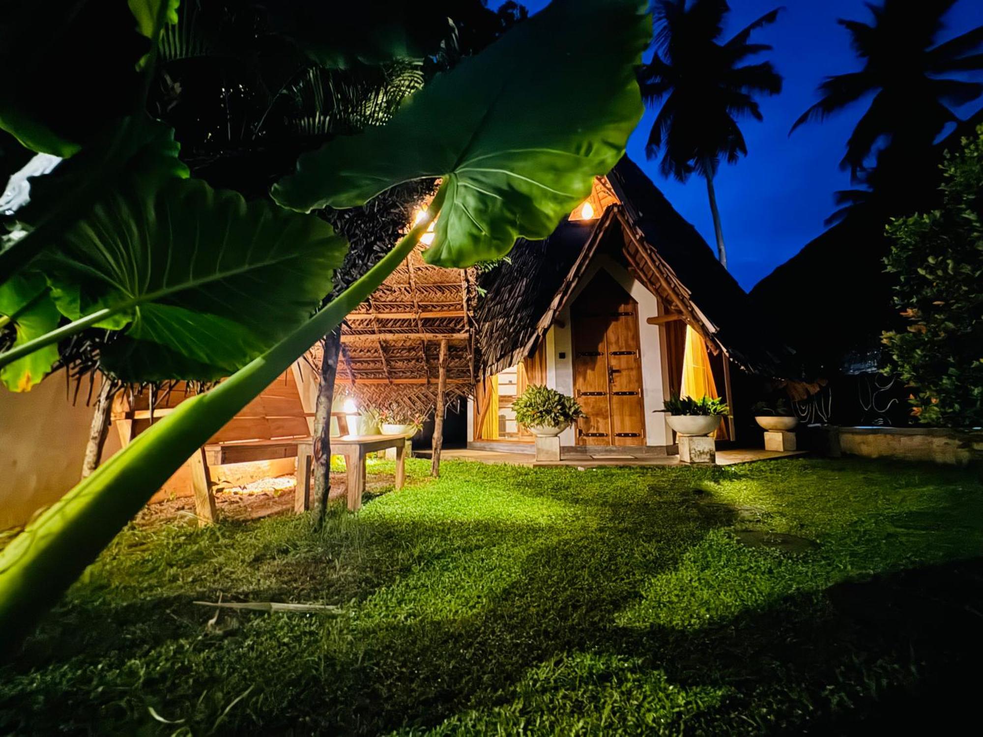 Turtle Wood Cabin Тангалла Экстерьер фото