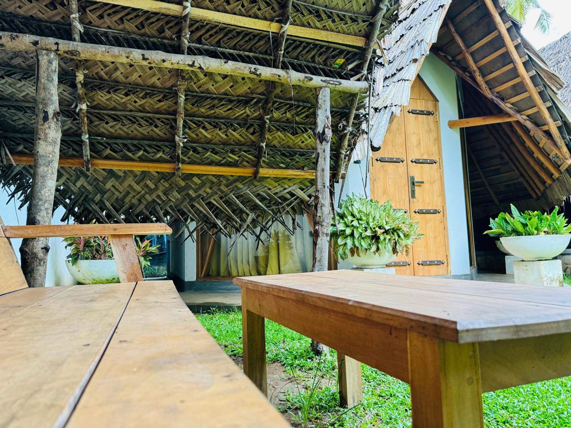 Turtle Wood Cabin Тангалла Экстерьер фото